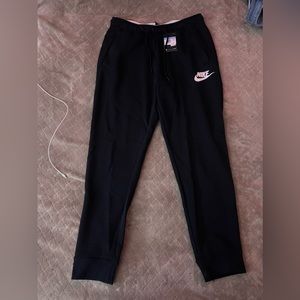 Nike sweatpants NWT